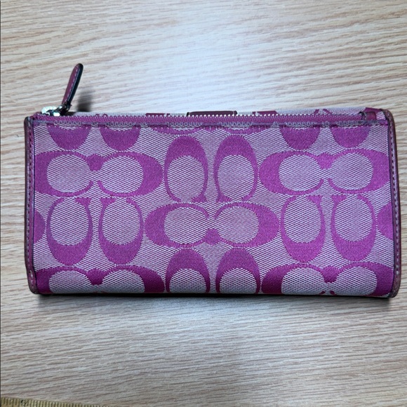 Coach Signature Y2K C Hot Pink Wallet - Picture 2 of 9
